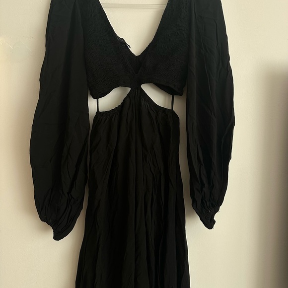 Indah Julie Solid Ruched Bodice Cutaway Maxi Dress - Picture 5 of 6